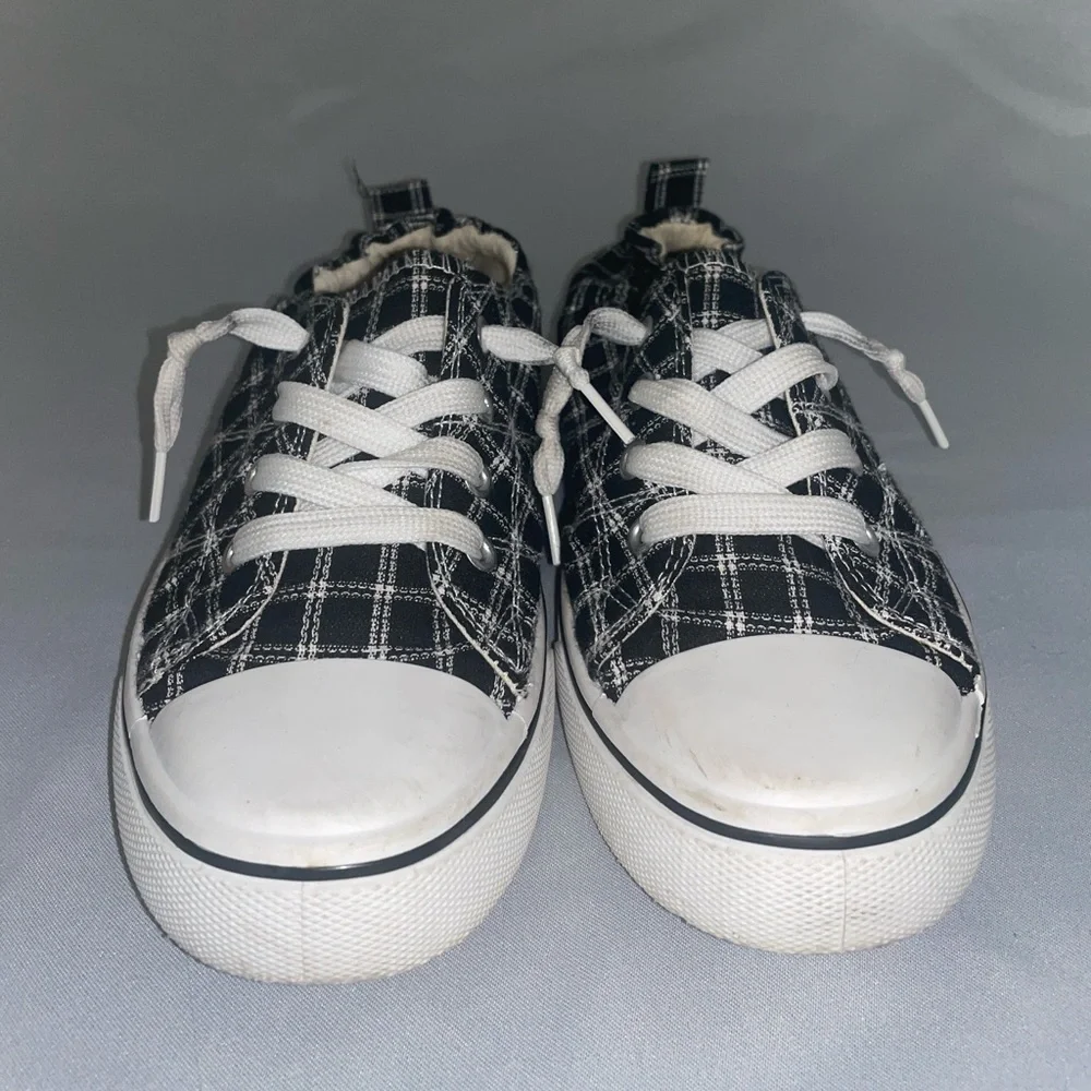 Plaid converse style sneakers - Picture 2 of 7
